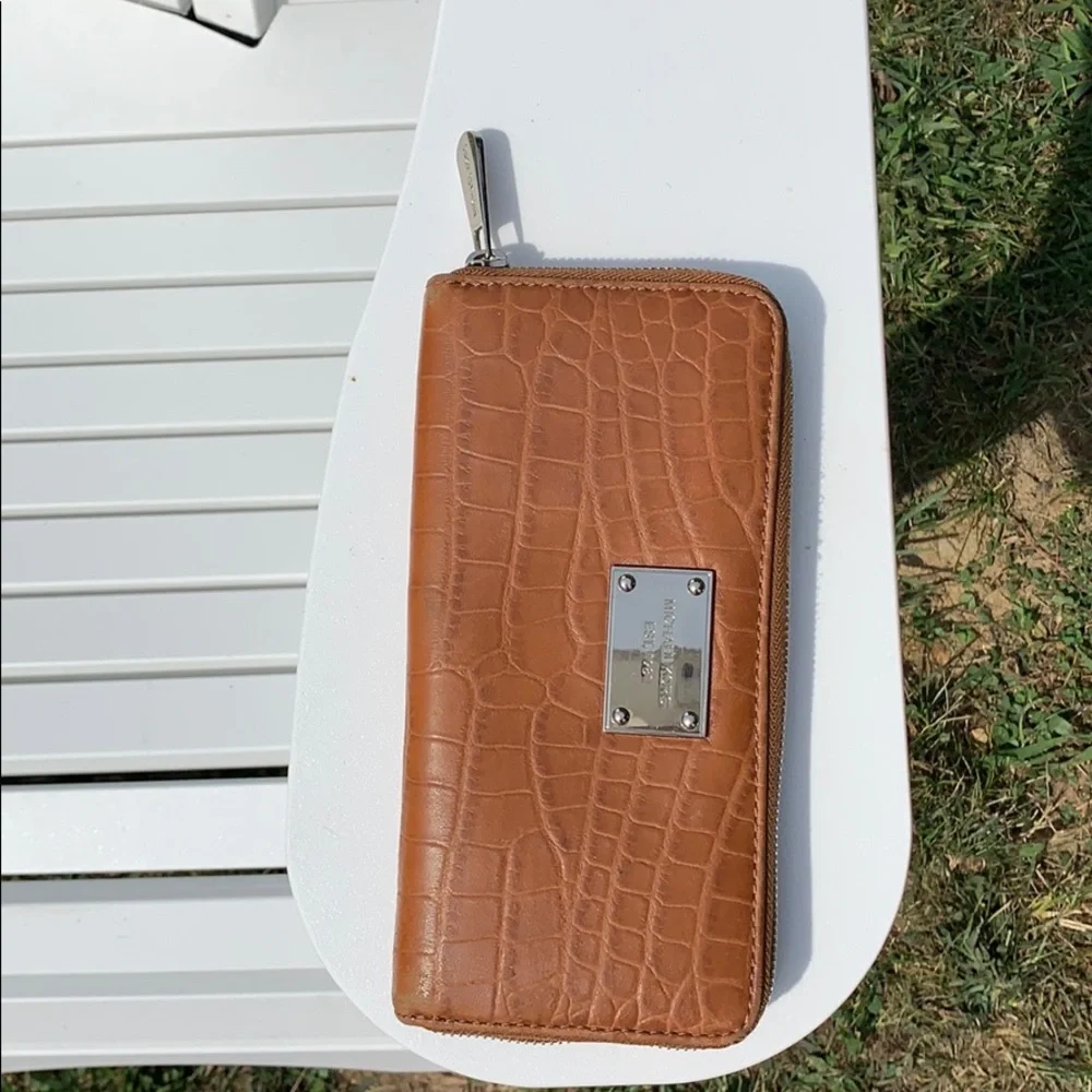 MICHAEL KORS wallet